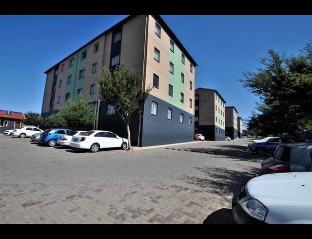 2 BEDROOM APARTMENT FOR SALE IN FLEURHOF